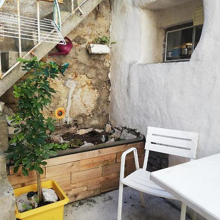 Gigean Charmant Appartement En Centre-Ville Medieval מראה חיצוני תמונה