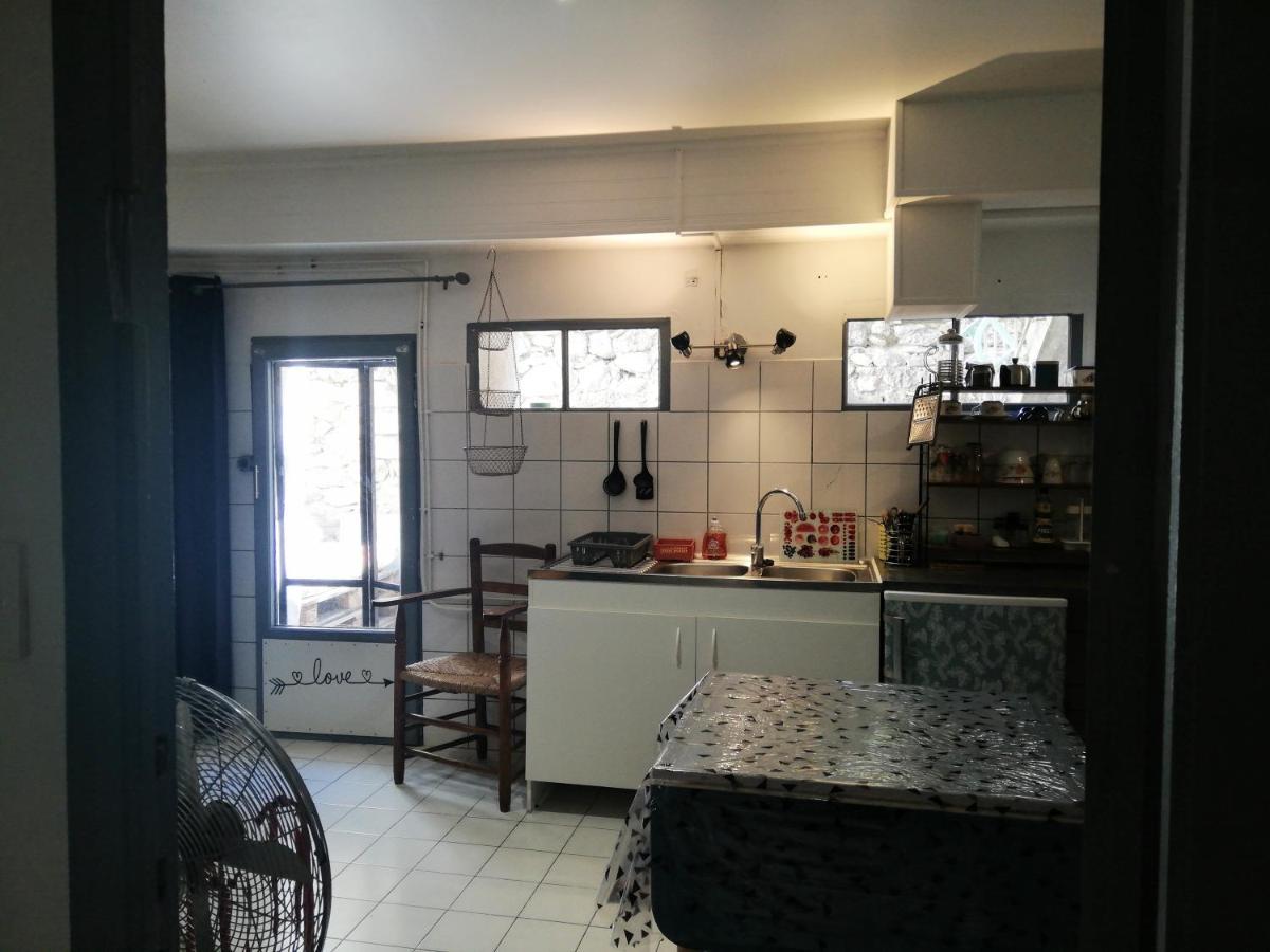 Gigean Charmant Appartement En Centre-Ville Medieval מראה חיצוני תמונה
