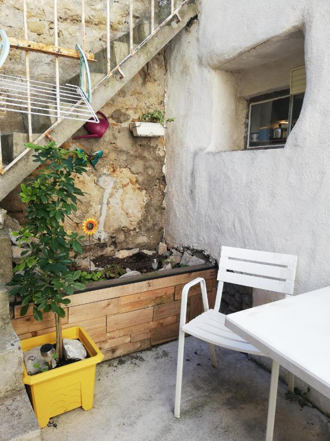 Gigean Charmant Appartement En Centre-Ville Medieval מראה חיצוני תמונה